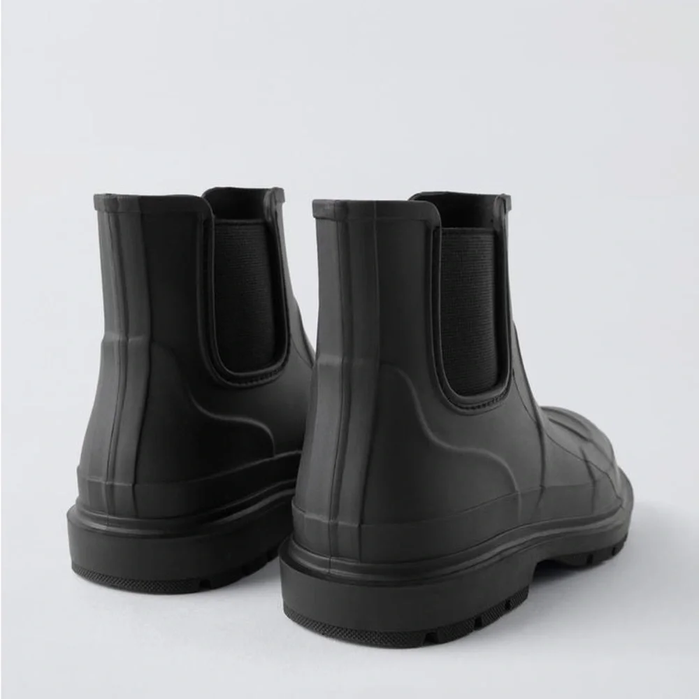ZARA ELASTICATED RAIN BOOTS‎ BLACK W 10.5/M 9.5 Unisex